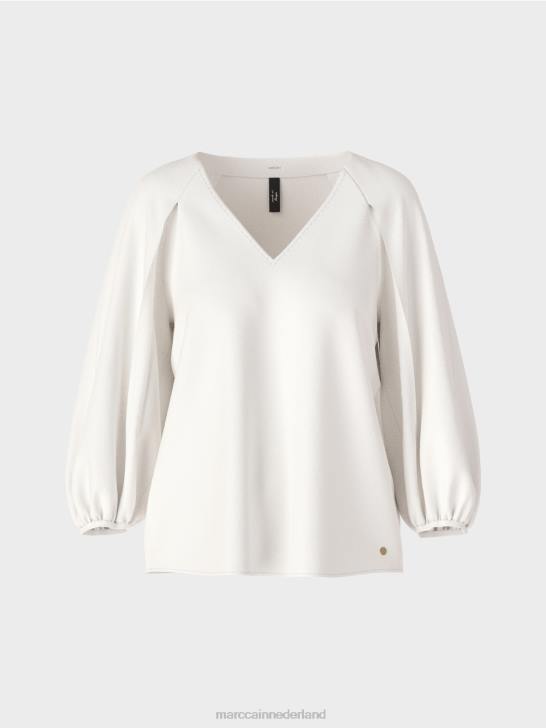 kleding gebroken wit 464J891 blouse met v-hals \"rethink samen\". Marc Cain