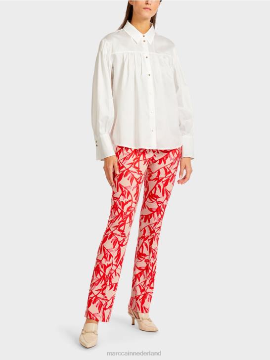 kleding gebroken wit 464J957 blouse met schouderpas en plooien Marc Cain