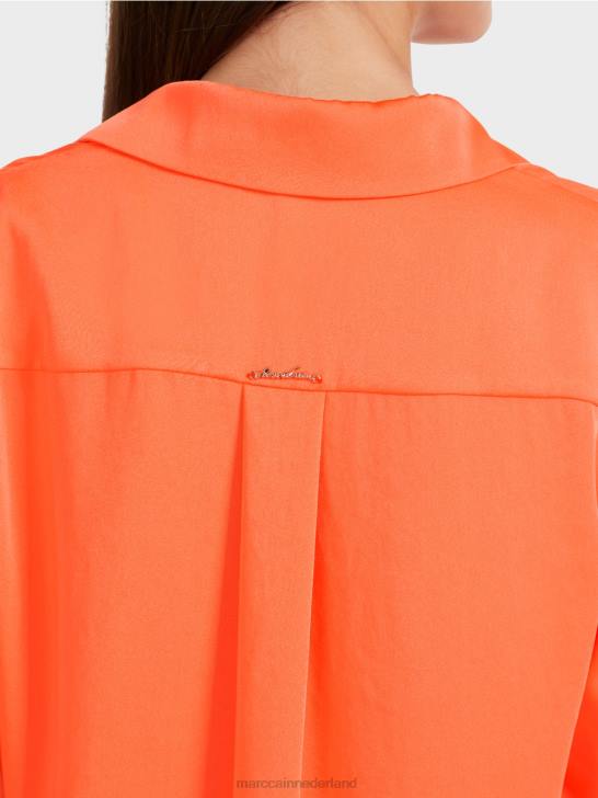 kleding helder koraal 464J861 klassieke overhemdblouse met v-hals Marc Cain