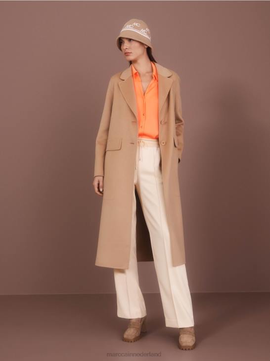 kleding helder koraal 464J861 klassieke overhemdblouse met v-hals Marc Cain