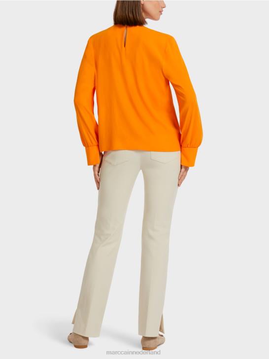 kleding helder oranje 464J1019 top in blousestijl met plooien Marc Cain