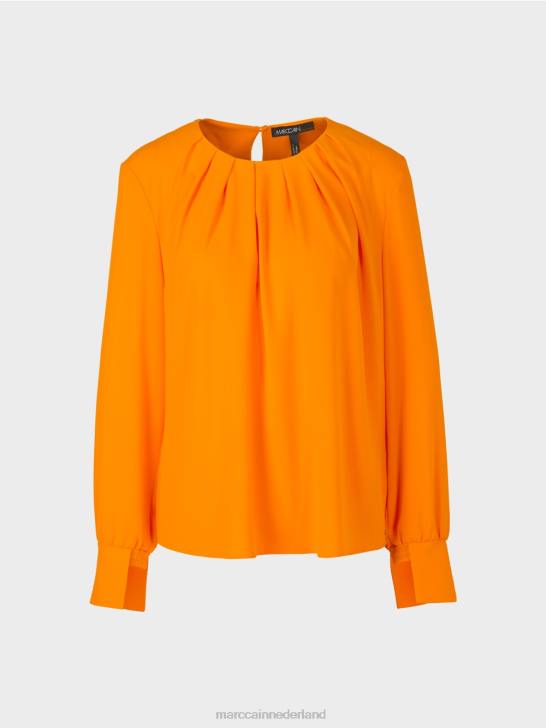 kleding helder oranje 464J1019 top in blousestijl met plooien Marc Cain