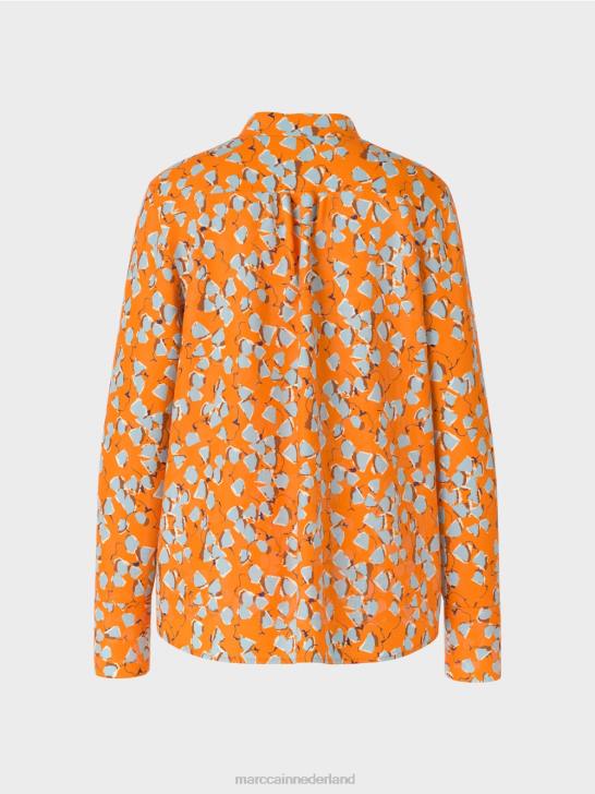 kleding helder oranje 464J1021 top met print in blousestijl en v-hals Marc Cain