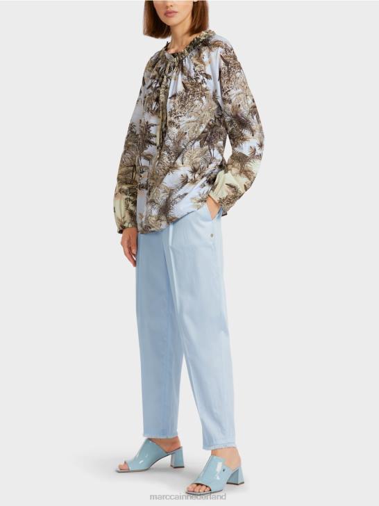 kleding licht poederblauw 464J963 raglanblouse met palmmotief Marc Cain
