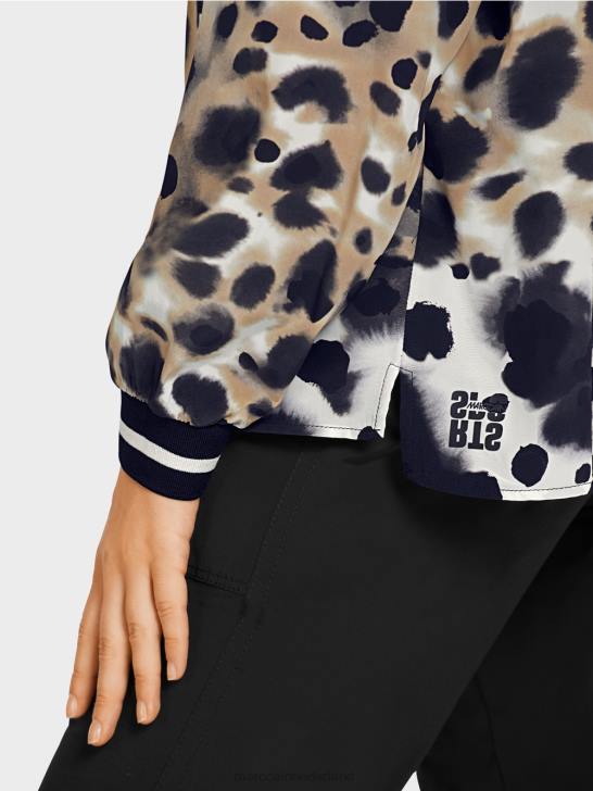 kleding lichte koffie 464J984 \"rethink Together\" top in blousestijl Marc Cain