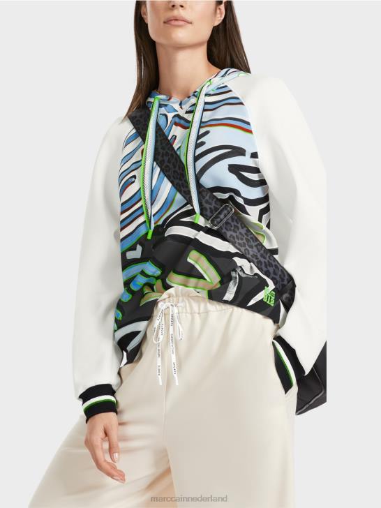 kleding zacht poederblauw 464J869 sportieve blouse van technojersey Marc Cain