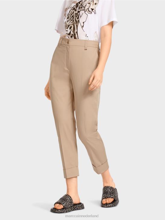 kleding diep zand 464J664 franca broek met plooi en manchet Marc Cain