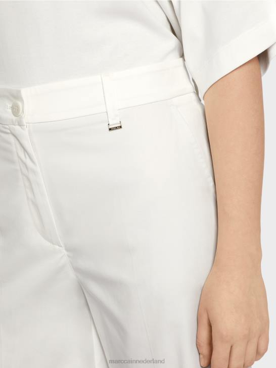 kleding gebroken wit 464J679 Finieke shorts in een vrouwelijke pasvorm Marc Cain