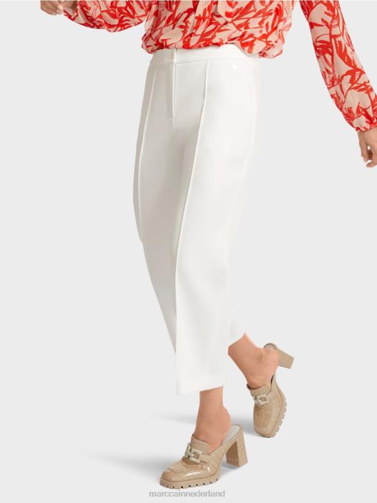 kleding gebroken wit 464J699 broek met doorgestikte geperste vouw Marc Cain