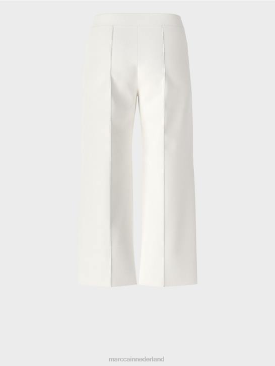 kleding gebroken wit 464J699 broek met doorgestikte geperste vouw Marc Cain