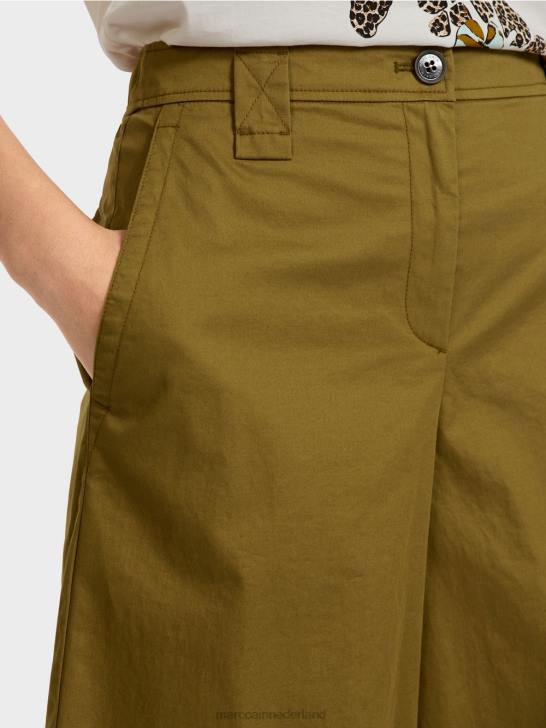 kleding gele olijf 464J707 \"Samen heroverwegen\" korte broek Marc Cain