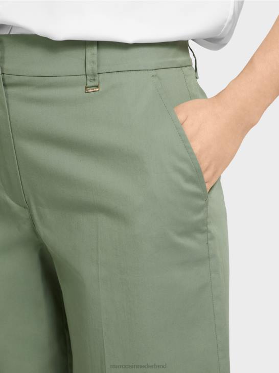 kleding mystiek groen 464J663 Finieke shorts in een vrouwelijke pasvorm Marc Cain