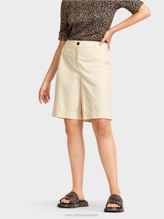 kleding poeder crème 464J704 \"Samen heroverwegen\" korte broek Marc Cain