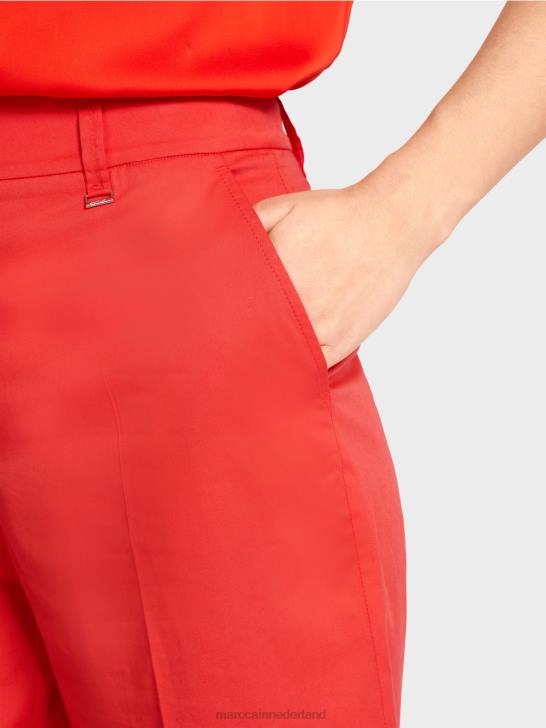 kleding vuur rood 464J670 Finieke shorts in een vrouwelijke pasvorm Marc Cain