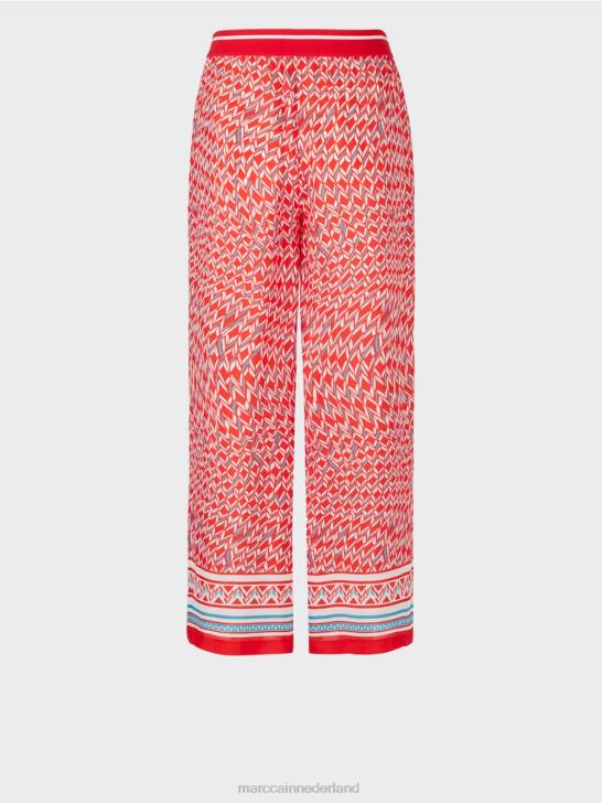 kleding vuur rood 464J672 witten broek in seventies design Marc Cain