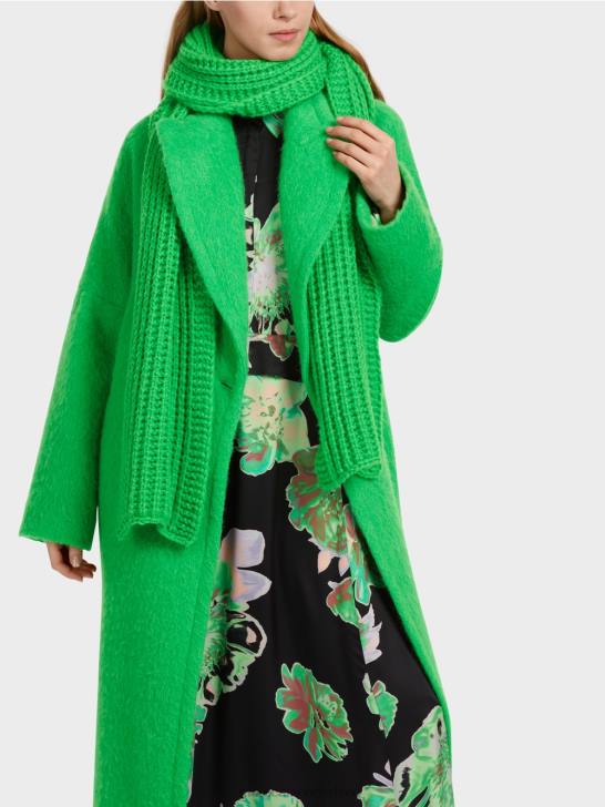kleding donker appelgroen 464J1036 geribbelde sjaal gebreid in Duitsland Marc Cain