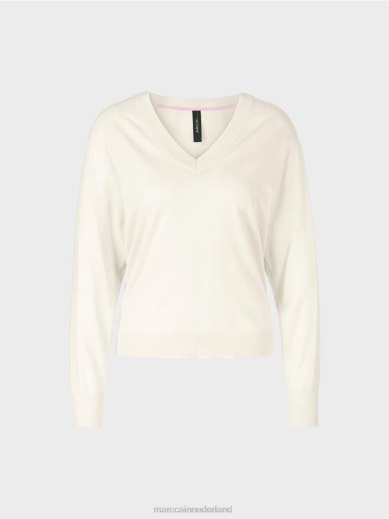 kleding gebroken wit 464J1154 elegante fijngebreide trui met V-hals Marc Cain