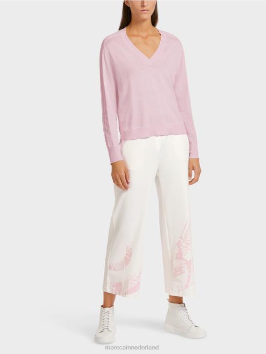 kleding lichte lavendel 464J1156 elegante fijngebreide trui met V-hals Marc Cain