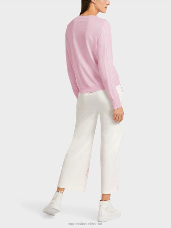 kleding lichte lavendel 464J1156 elegante fijngebreide trui met V-hals Marc Cain