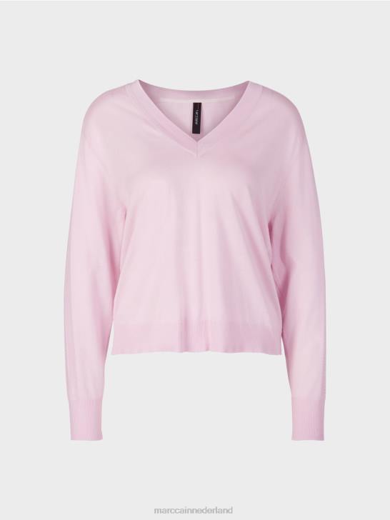 kleding lichte lavendel 464J1156 elegante fijngebreide trui met V-hals Marc Cain