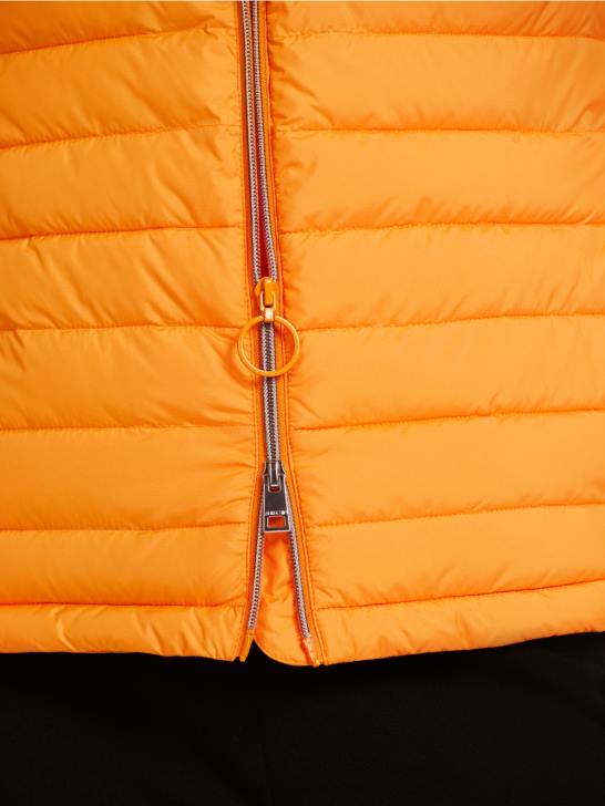 kleding fel oranje 464J280 gilet met 3m thinsulate isolatie Marc Cain
