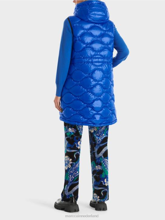 kleding helder koningsblauw 464J219 lang gewatteerd gilet \"rethink Together\". Marc Cain