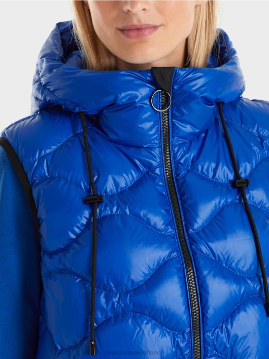 kleding helder koningsblauw 464J219 lang gewatteerd gilet \"rethink Together\". Marc Cain