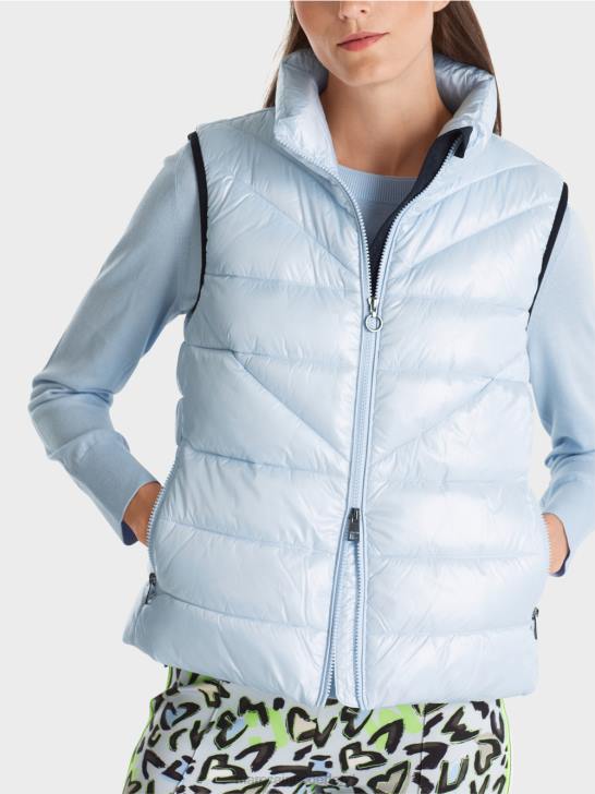 kleding zacht poederblauw 464J260 \"rethink Together\" gewatteerd gilet Marc Cain