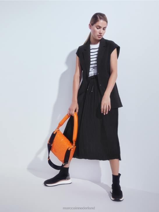 kleding zwart 464J282 gilet met revers en trekkoord Marc Cain