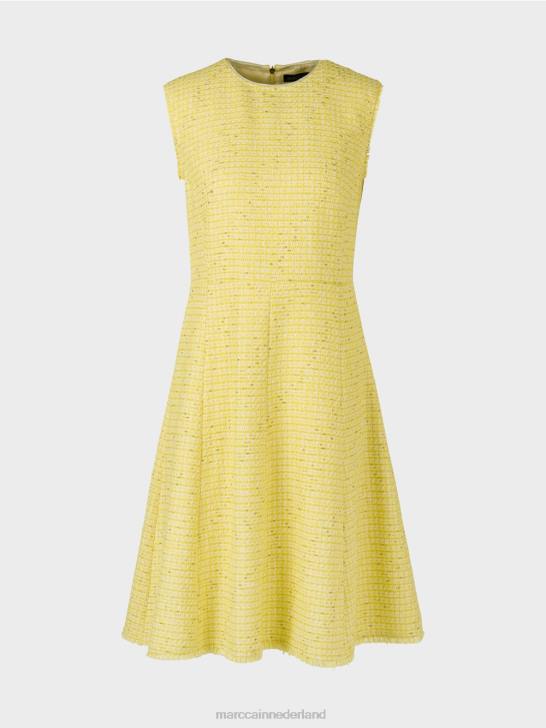 kleding citroen groen 464J76 mouwloze jurk met een paneelrok Marc Cain