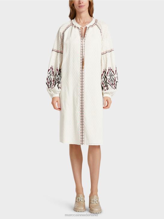 kleding gebroken wit 464J58 lange geborduurde jurk Marc Cain