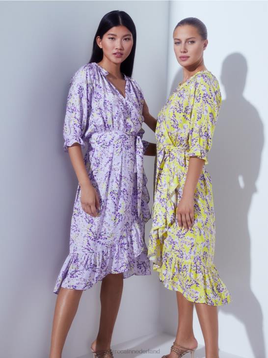 kleding helder lila 464J80 jurk met print en overslageffect Marc Cain