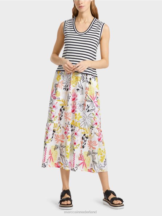 kleding lichte kalk 464J72 kleed je in een mix van patronen Marc Cain