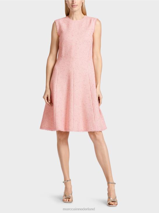 kleding zacht roze 464J79 mouwloze jurk met een paneelrok Marc Cain