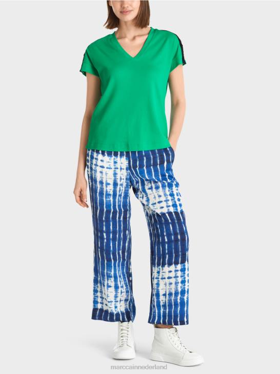 kleding helder basilicumblad 464J1358 T-shirt met knoopsluiting op de schouder Marc Cain