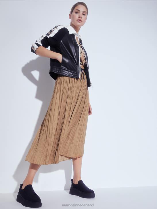 kleding lichte koffie 464J1433 t-shirt met luipaard- en letterprint Marc Cain