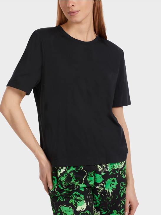 kleding zwart 464J1247 T-shirt met een boxy-snit Marc Cain
