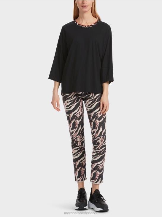 kleding zwart 464J1258 wijd "samen heroverwegen" shirt Marc Cain